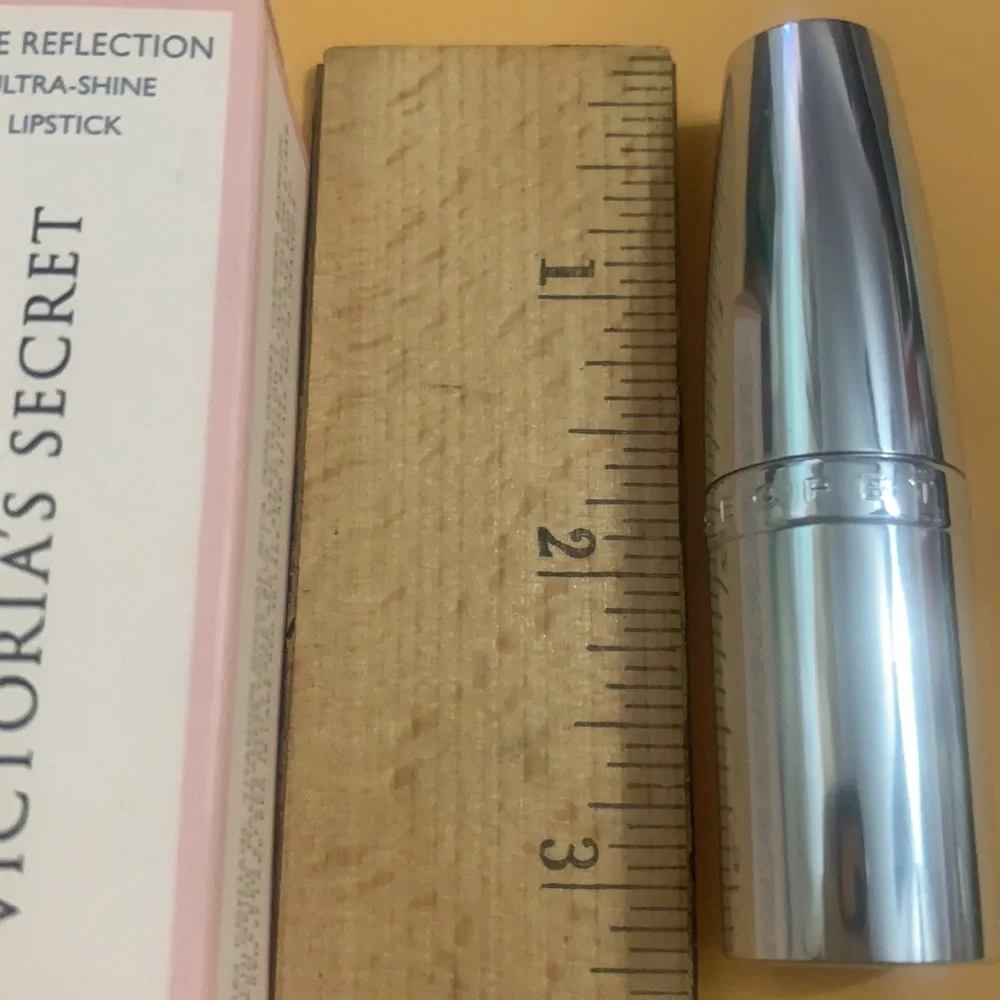 VICTORIA SECRET 200 COPPER FULL SZ LIPSTICK IN BOX
